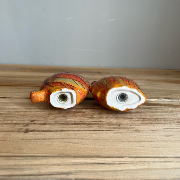 Ceramic Maple Leaf Salt And Pepper Shakers, Green, Orange, Red - Picture 5 of 8